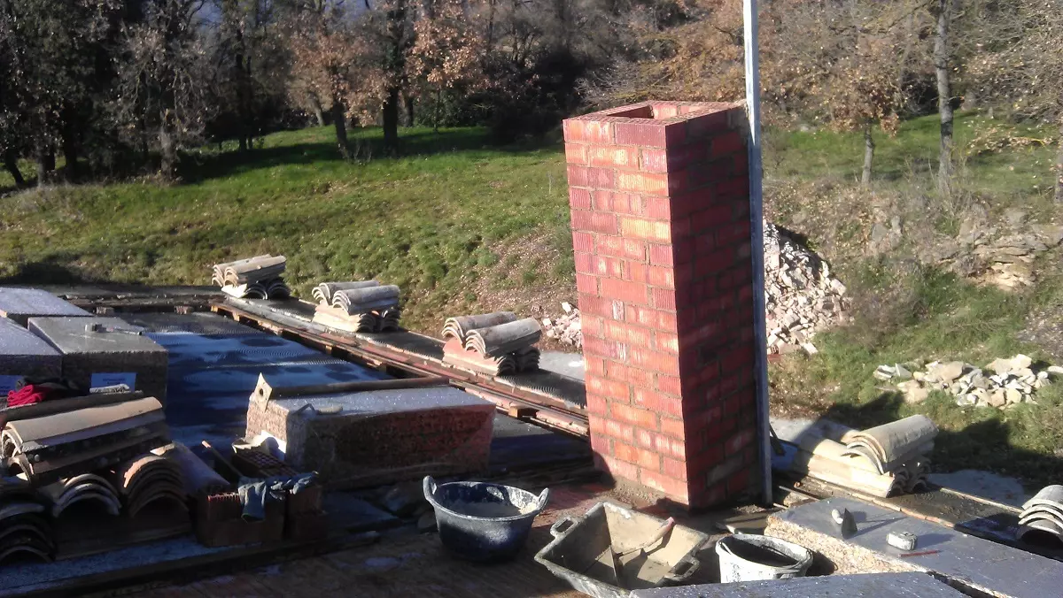 colocacion aislamientos tejado Conductos para chimeneas Valencia